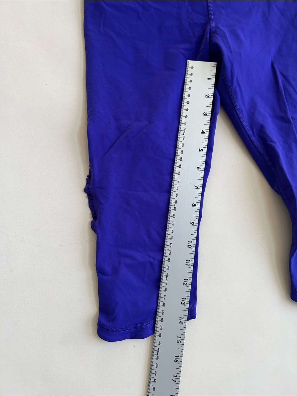 lululemon athletica Capri Leggings in pulple size 6 - Picture 3 of 5